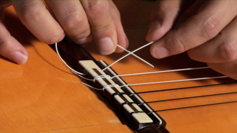 016_-_Restringing_Nylon_String_-_r2_xxxlarge 016_-_Restringing_Nylon_String_-_r2_xxxlarge